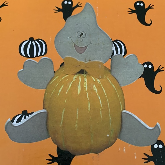 Wooden ghost pumpkin decoration kit. - Picture 3 of 9